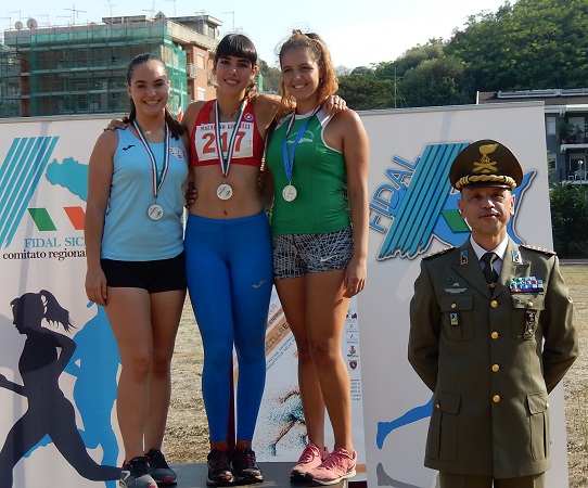 aurora-pettineo-sul-gradino-pi-alto-del-podio